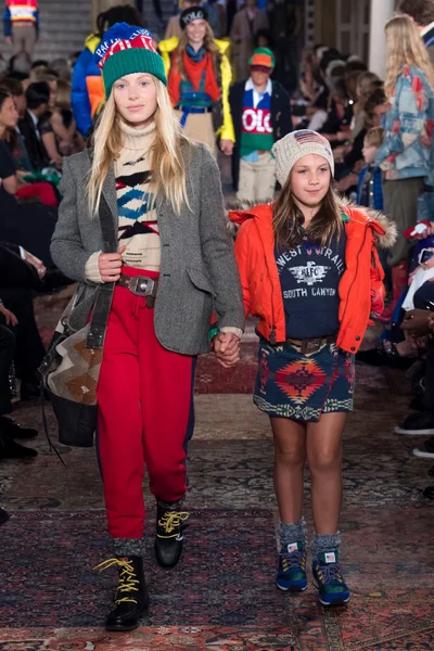 Look 80